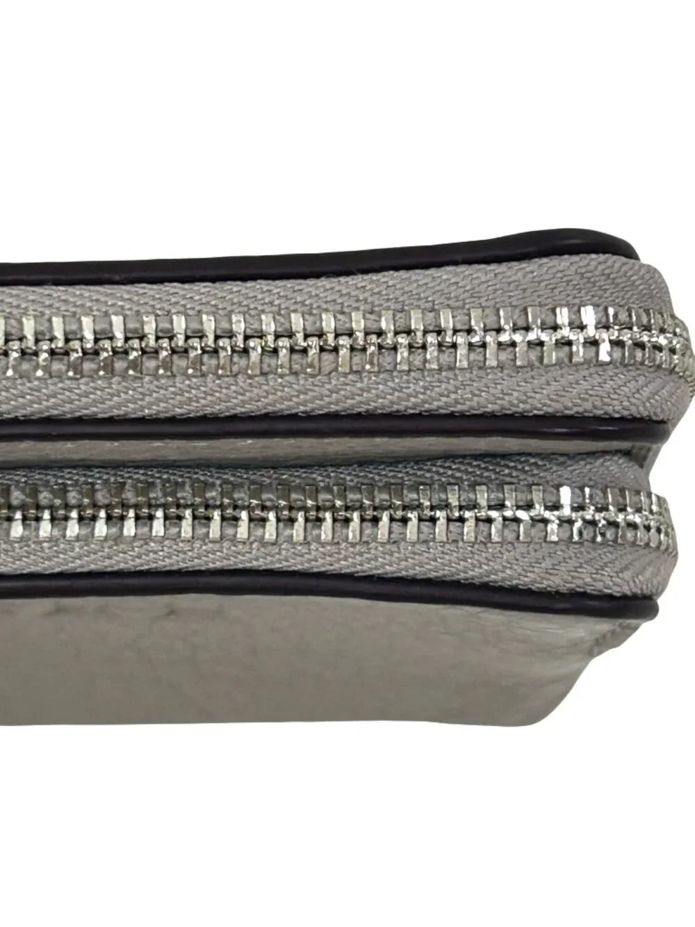 Coach New York Wristlet Clutch Purse Taupe Pebbled Leather Corner Zip Logo Charm